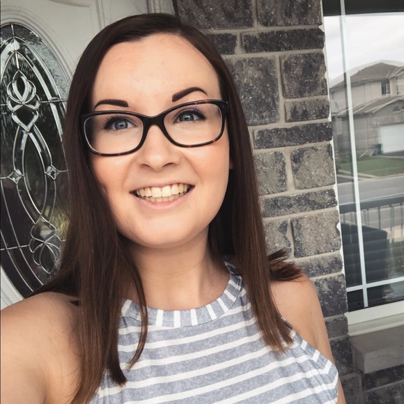 Meet your Posher, Cailee - Picture 1 of 1